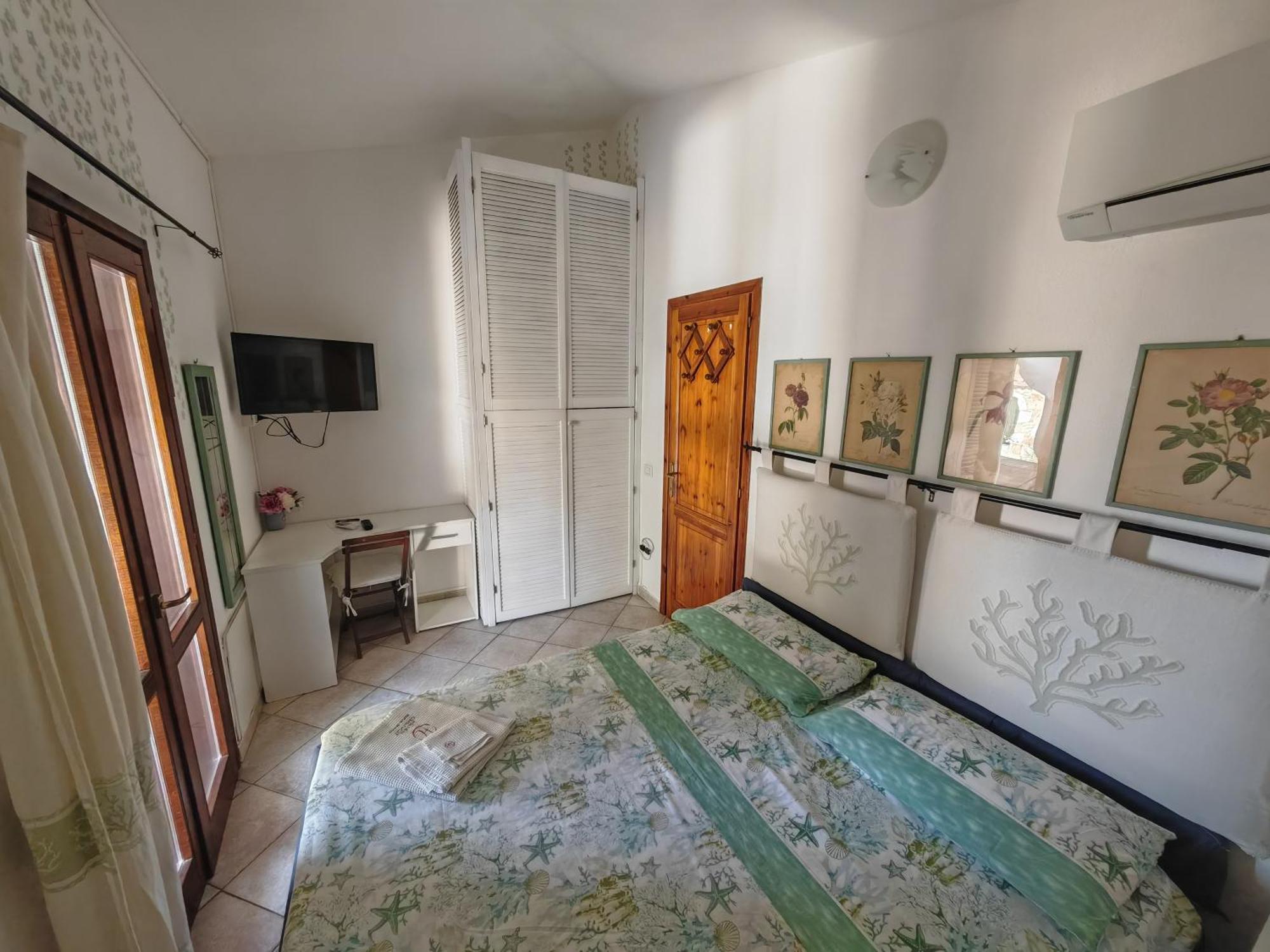 Da Teresa Bed and Breakfast San Teodoro  Rum bild